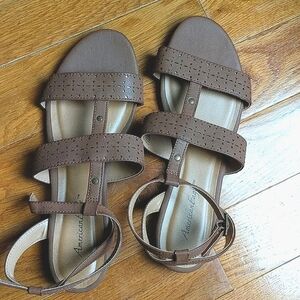 NWoT American Eagle Strappy Sandals
